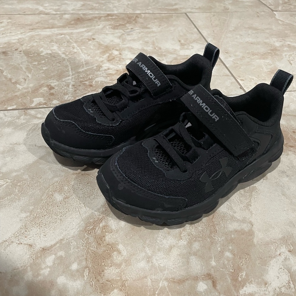 Under Armour Kids Black Sneakers